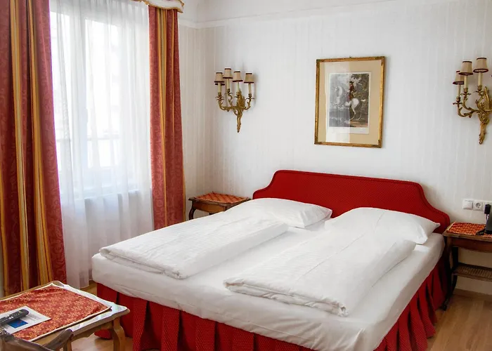 Suzanne Hotel