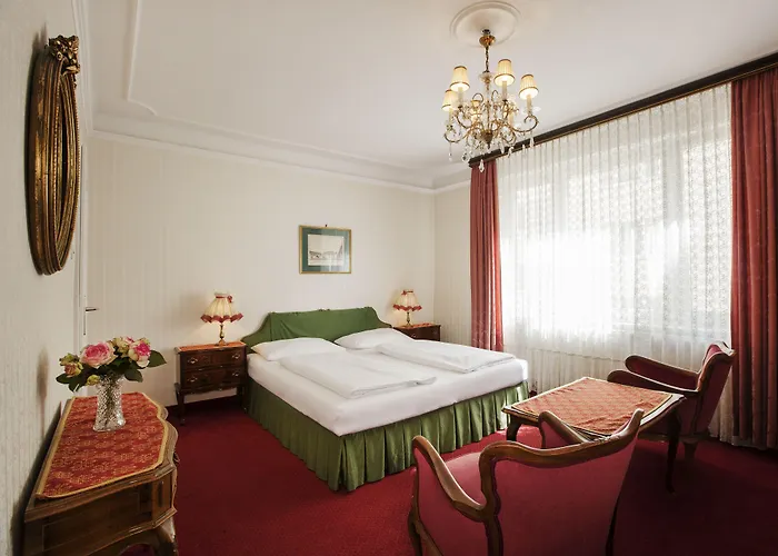Suzanne Hotel