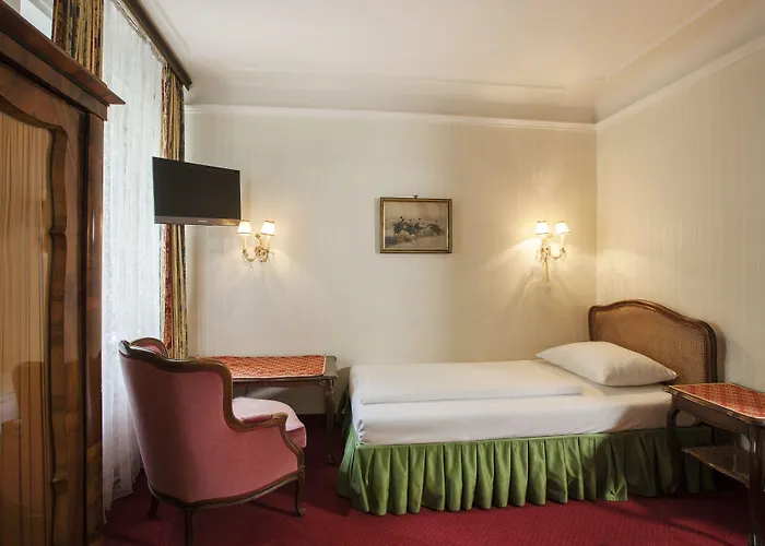 Suzanne Hotel 3*