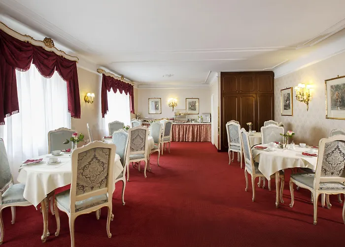 Suzanne Hotel 3*