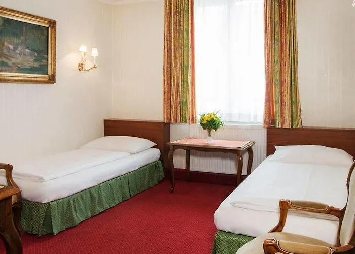 Suzanne Hotel
