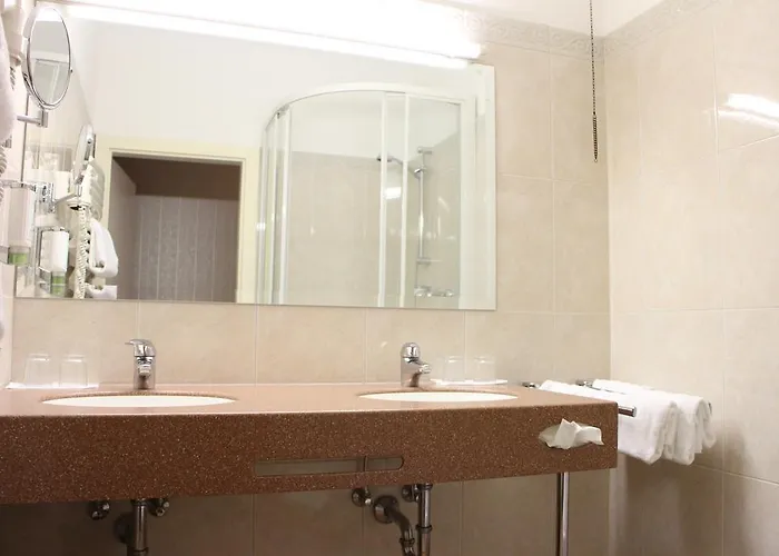 Hotel Suzanne 3*